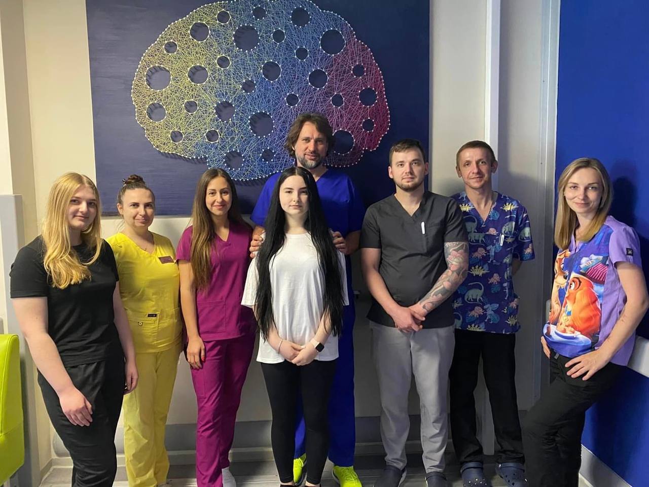 Врачи в Киеве сделали операцию на мозге, во время которой пациентка с ними разговаривала: как это удалось (фото)