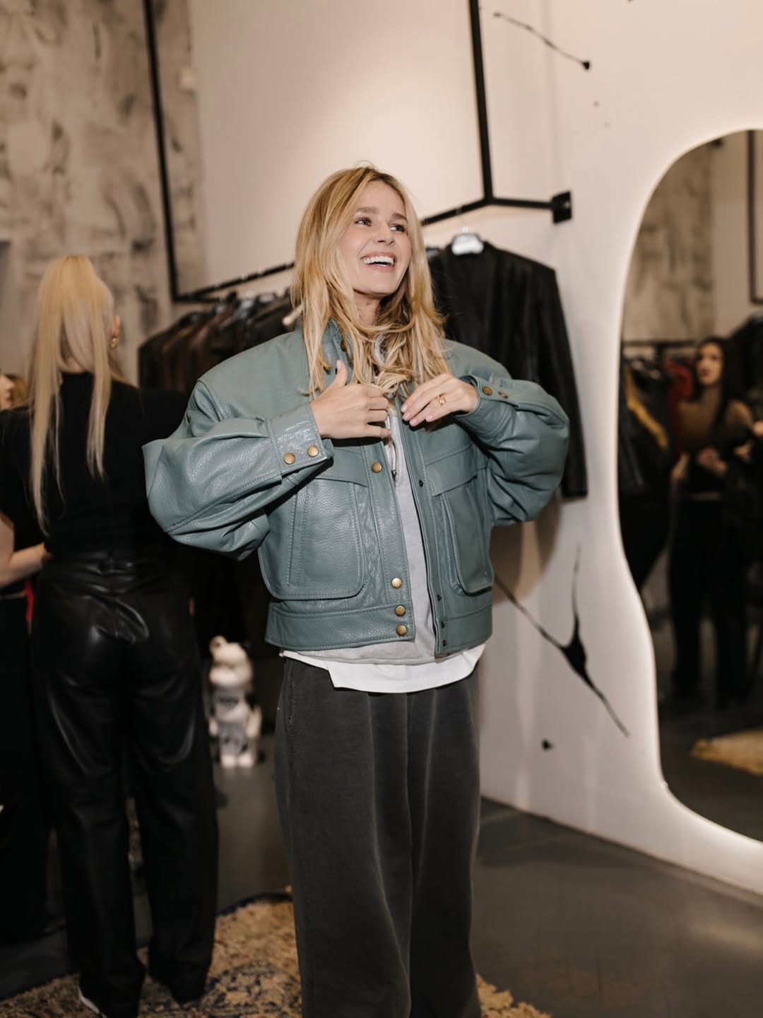 Як повторити стиль Кузнєцової без зайвих витрат: ці "шкірянки" підійдуть до всього