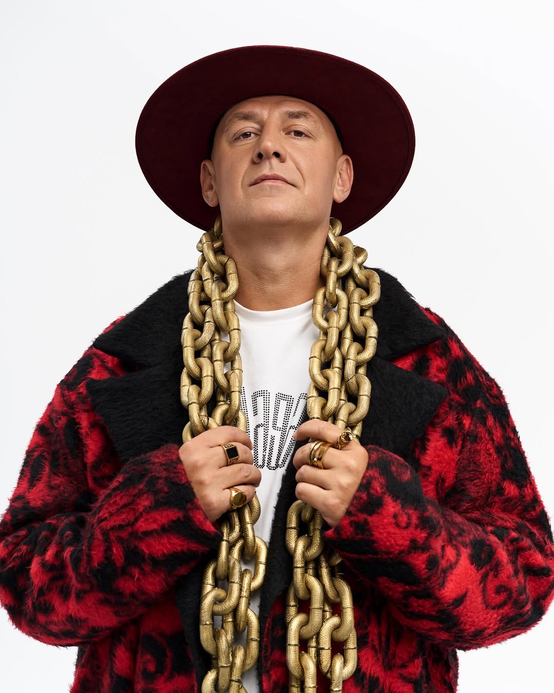 Де зараз і як виглядає Потап: перейшов на російську і записався в качалку