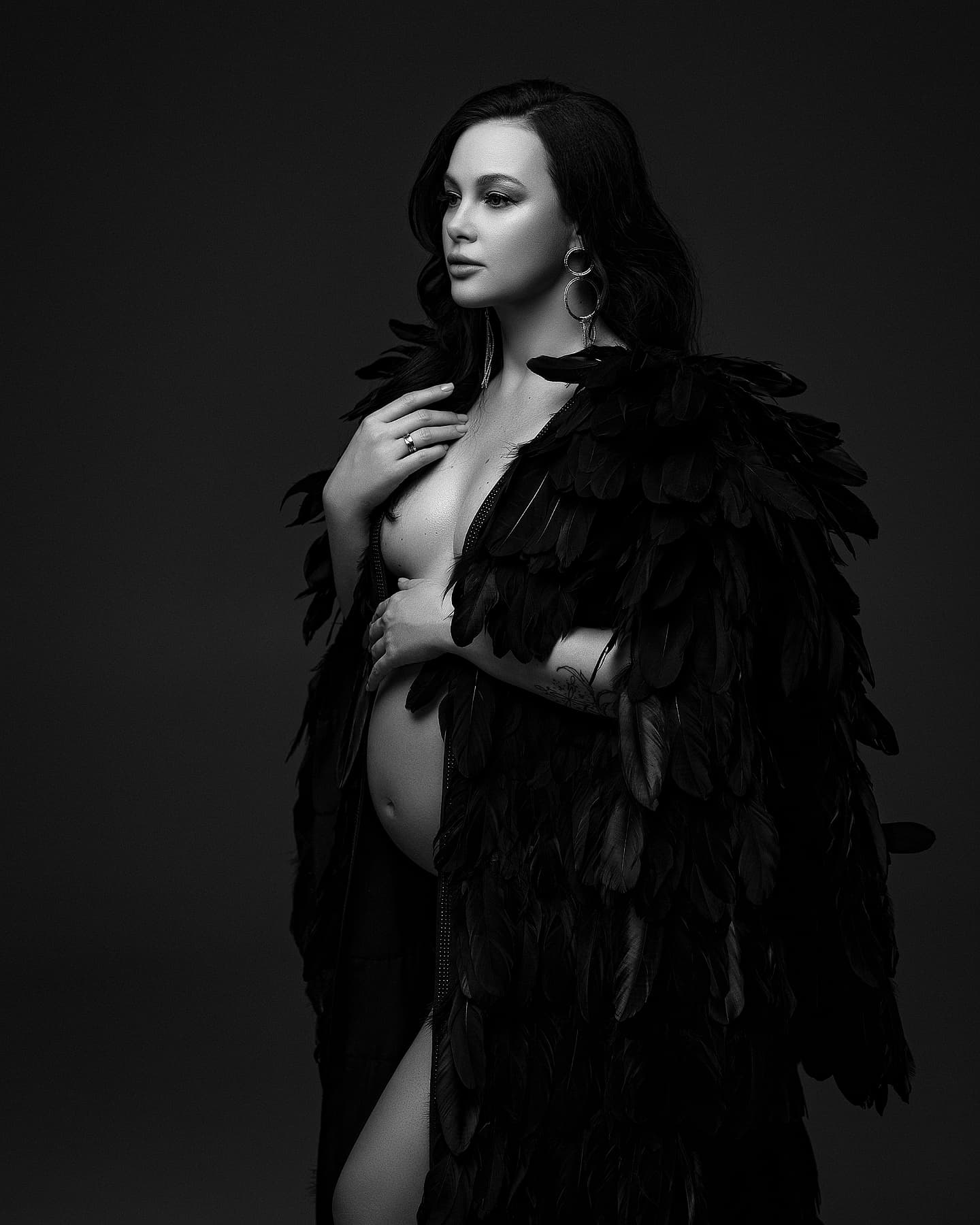 Дружина Позитива зачарувала сміливими фото без білизни на останньому місяці вагітності