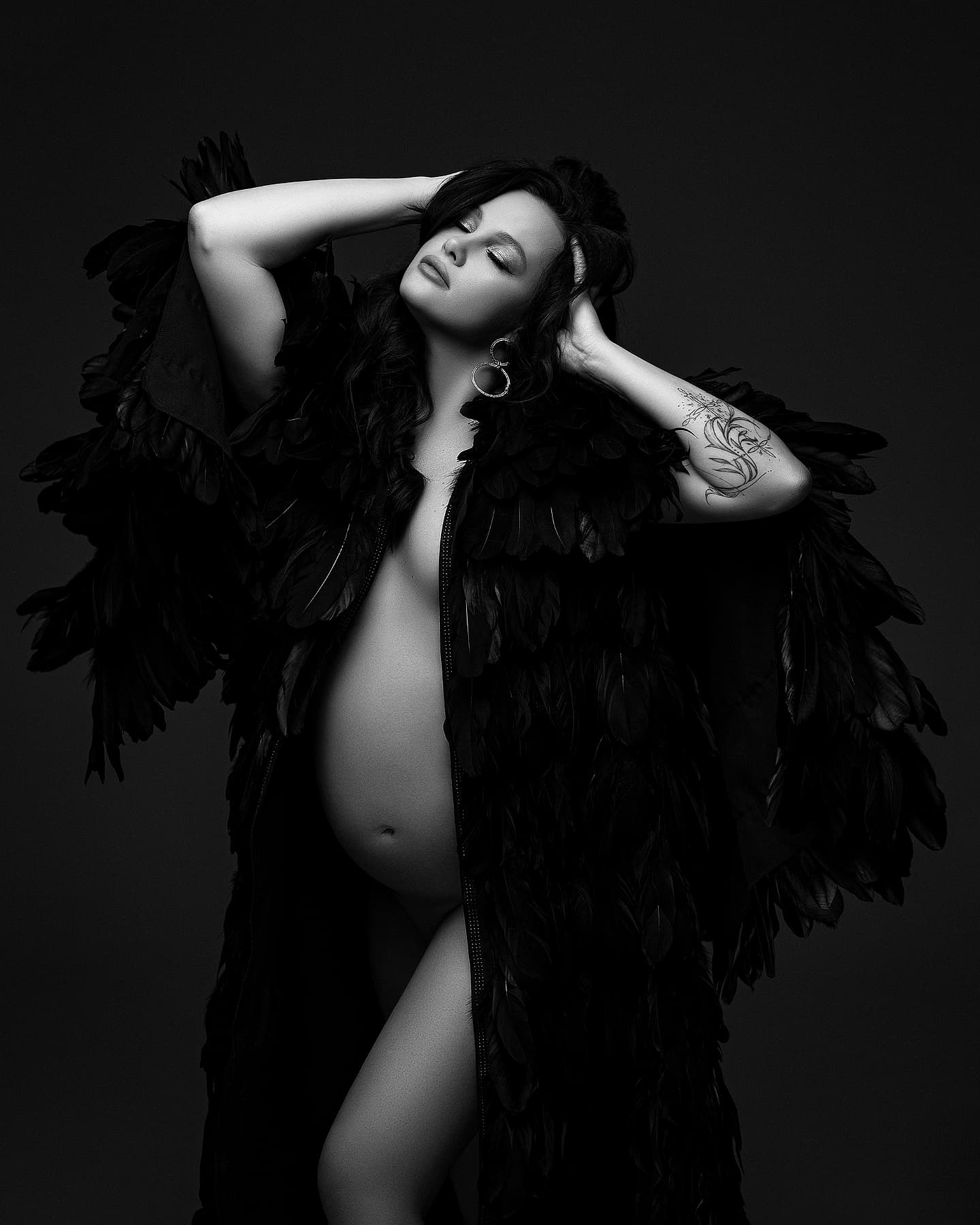 Дружина Позитива зачарувала сміливими фото без білизни на останньому місяці вагітності