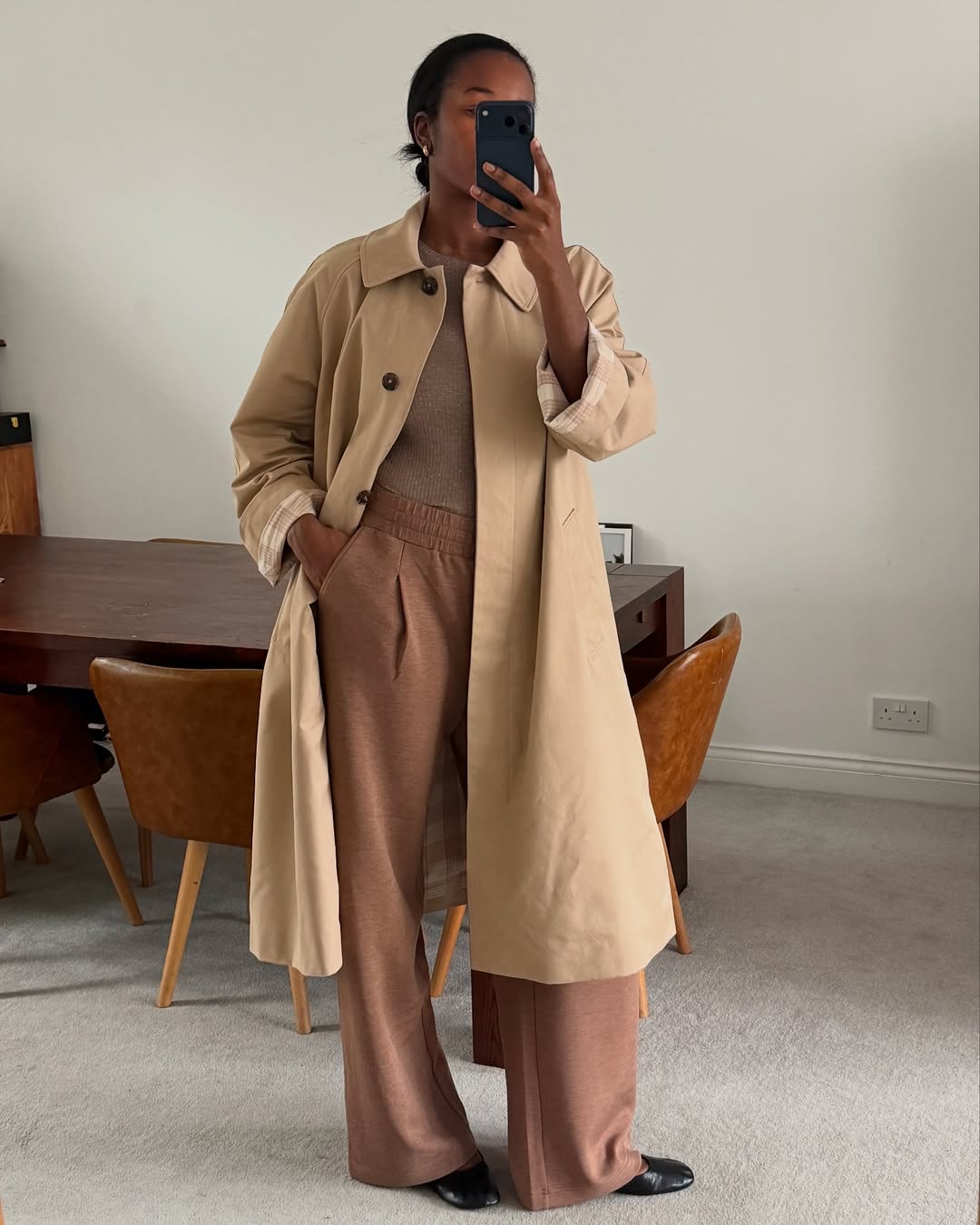 5 базових речей на весну 2026: поєднуються з усім і економлять місце в шафі