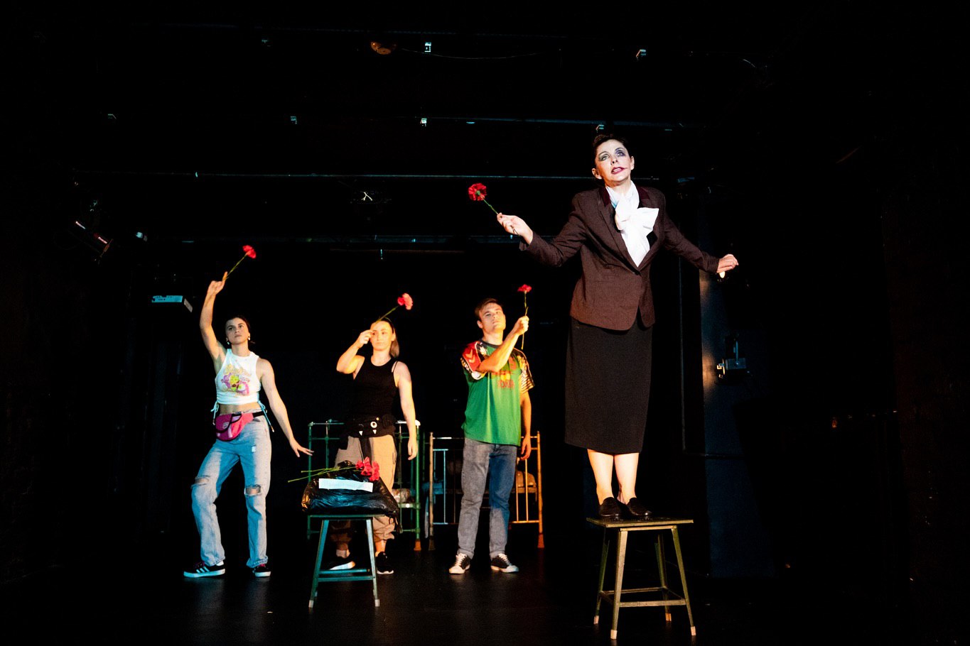 Відома акторка відверто розповіла про співпрацю з росіянами: "Приходили на майданчик п'яними"