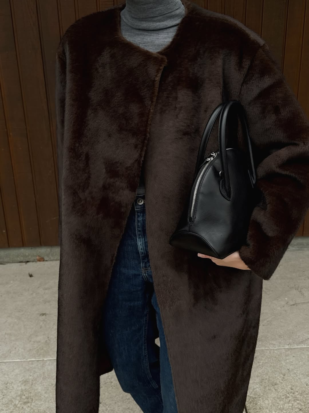 Шуба з екохутра, пальто та дублянка: як стилізувати трендовий одяг взимку 2026