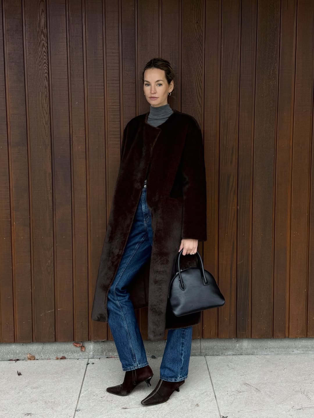 Шуба з екохутра, пальто та дублянка: як стилізувати трендовий одяг взимку 2026