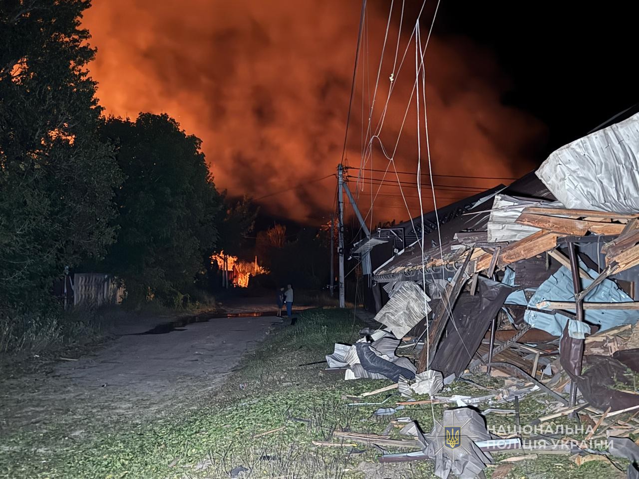 РФ масовано вдарила дронами по Охтирці: багато поранених, серед них діти (фото наслідків)