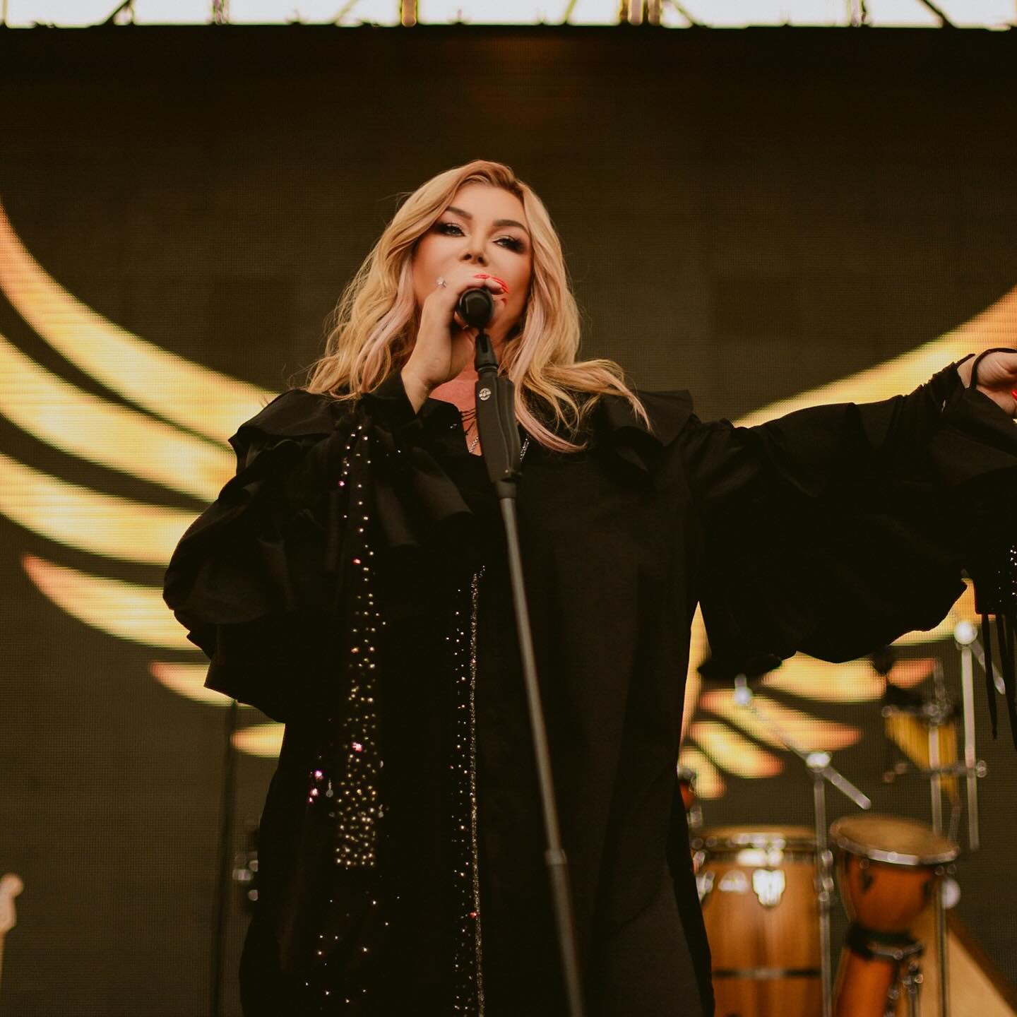 Ірина Білик здивувала несподіваним "луком": як виглядає співачка (відео)