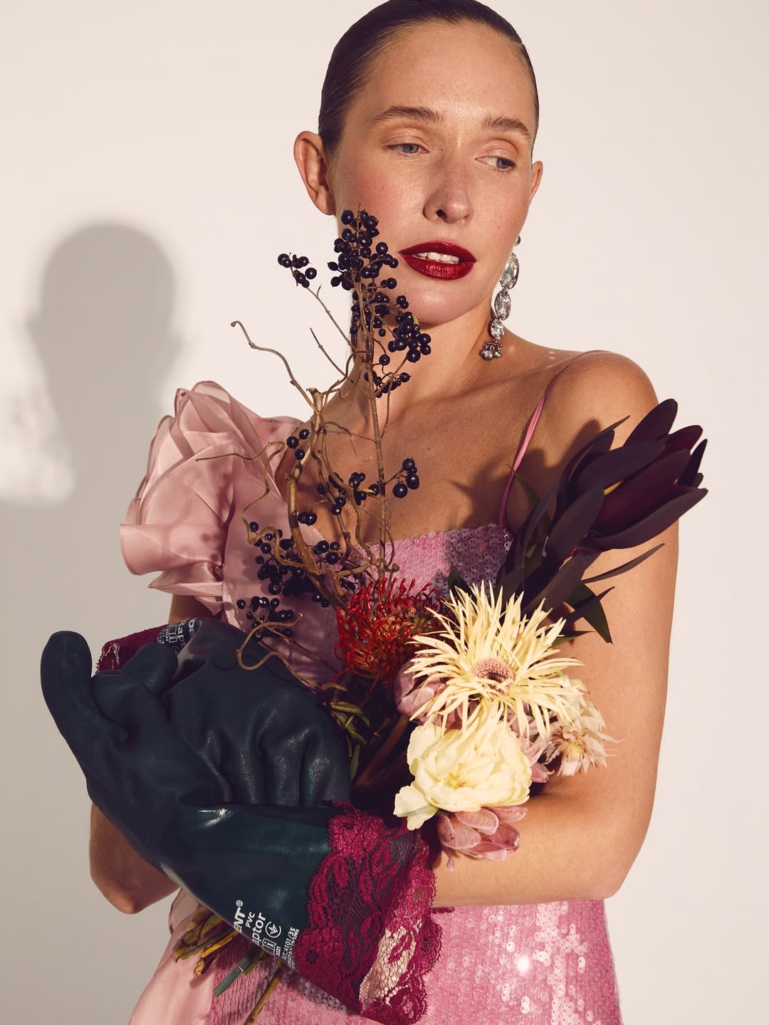 Святкова елегантність: Осадча вибрала сукню з лелітками до Нового року 2026