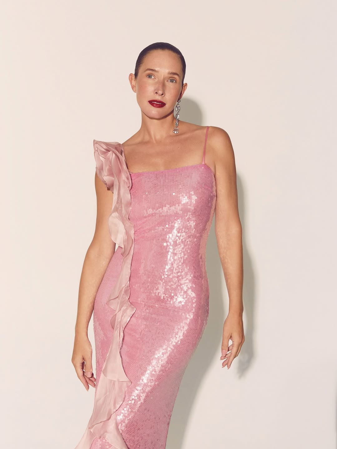 Святкова елегантність: Осадча вибрала сукню з лелітками до Нового року 2026