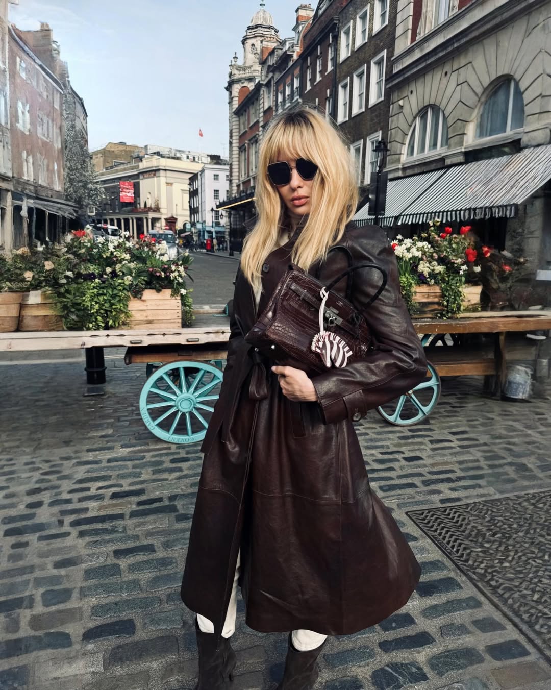 Як вибрати універсальний тренч на весну 2026: "луки" дружини Усика та Полякової