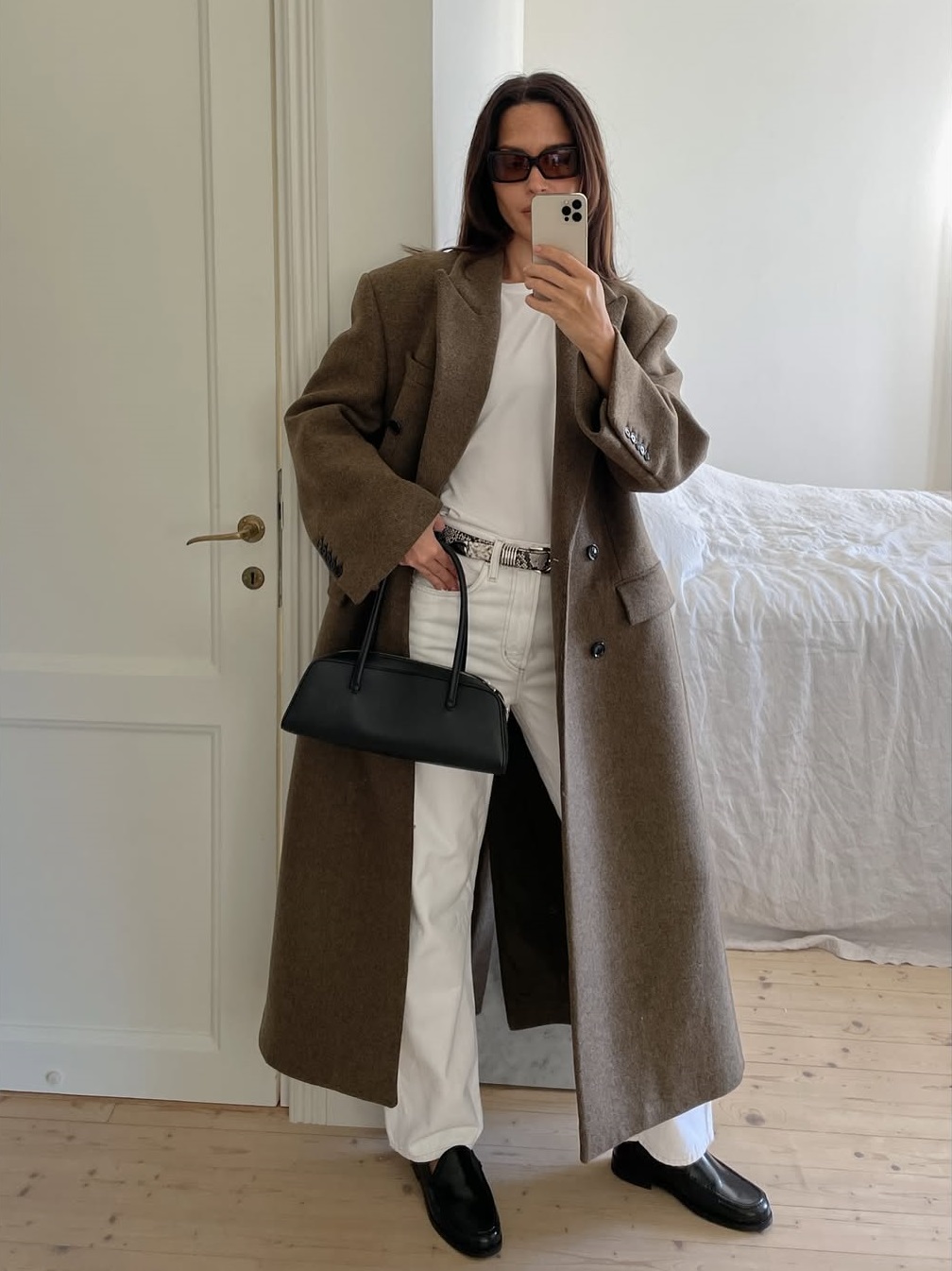 Самые модные джинсы на весну 2026: 5 беспроигрышных сочетаний, которые работают всегда