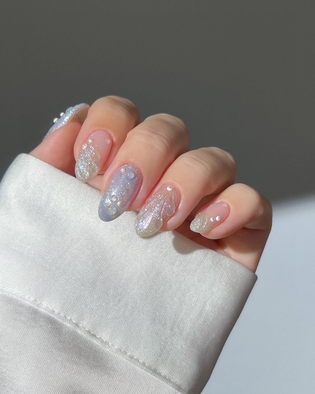 Новинки маникюра на весну: какие дизайны выбрать в марте 2025 года