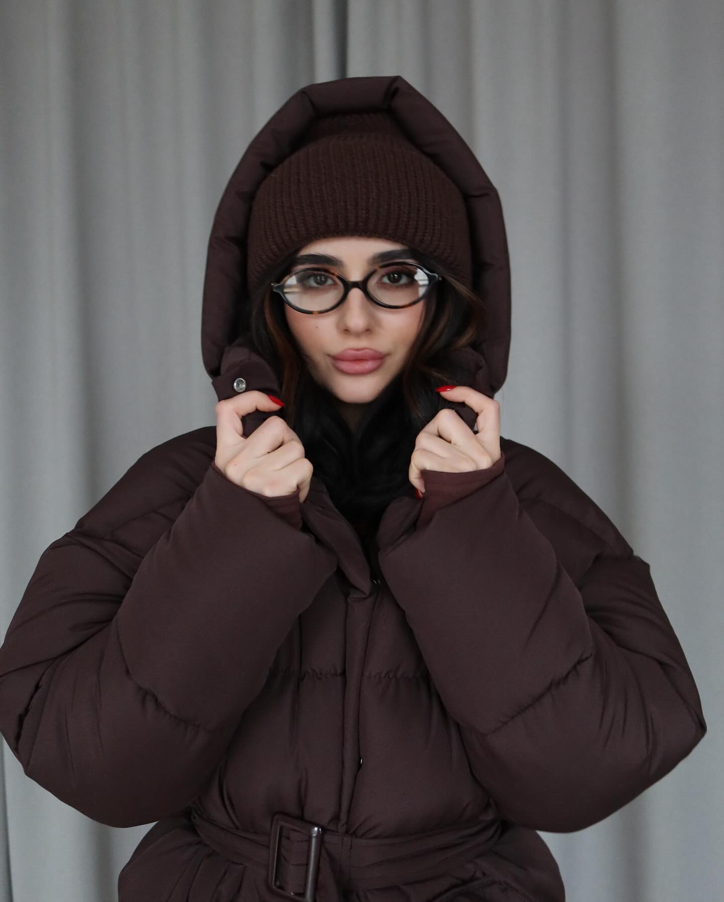 Трінчер і Дорофєєва показали найбільш трендові головні убори цієї зими: як вони виглядають