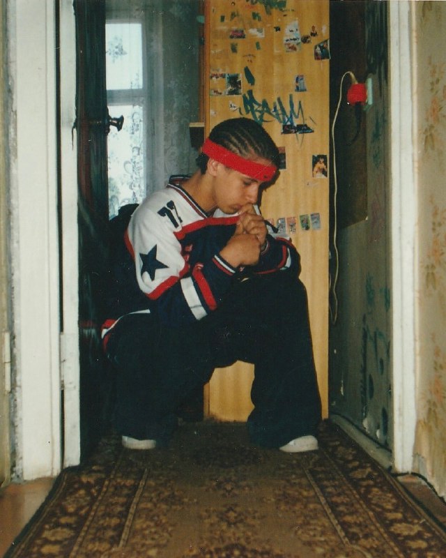 Монатік поділився в мережі архівним знімком, на якому його важко впізнати