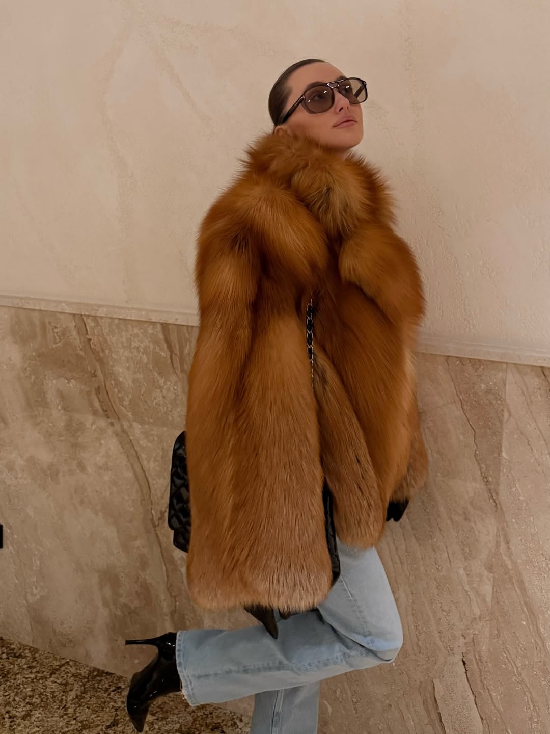 Як носити об’ємну шубу і виглядати дорого: приклад від колишньої Тищенка