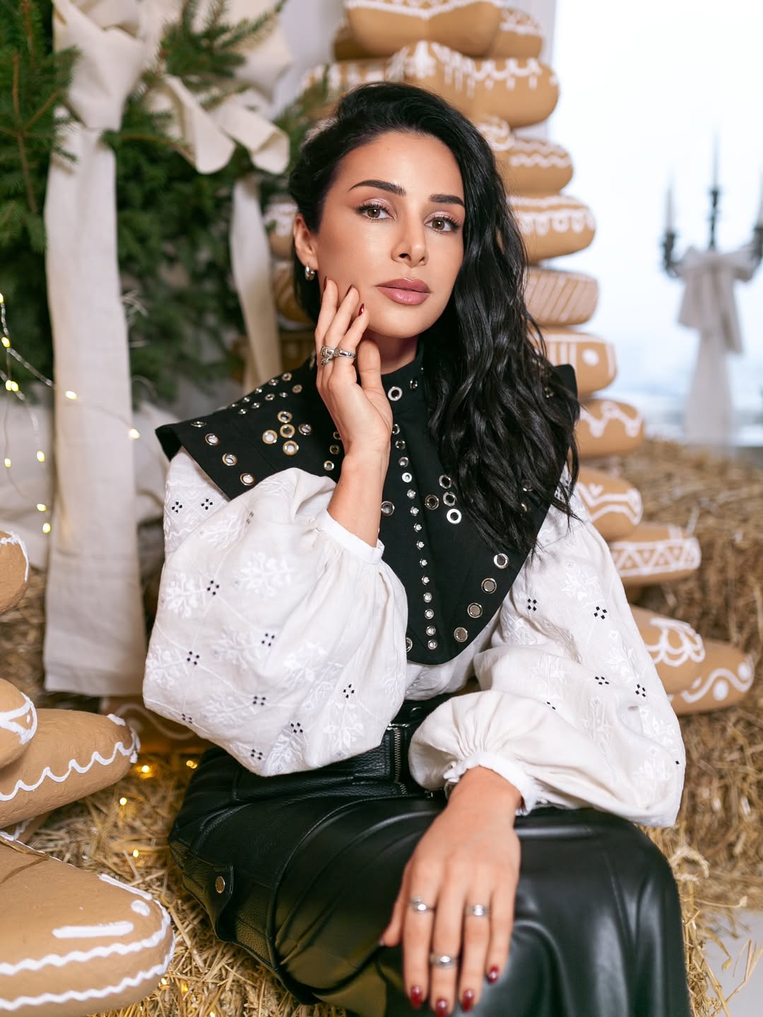 Як носити спідницю з екошкіри зимою 2026: стильний "лук" Злати Огнєвіч