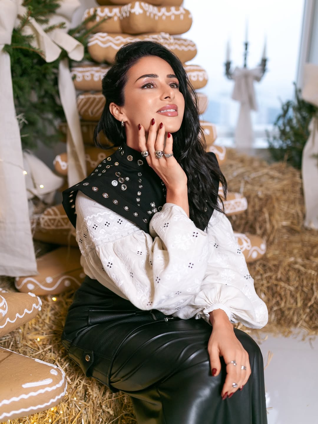 Як носити спідницю з екошкіри зимою 2026: стильний "лук" Злати Огнєвіч