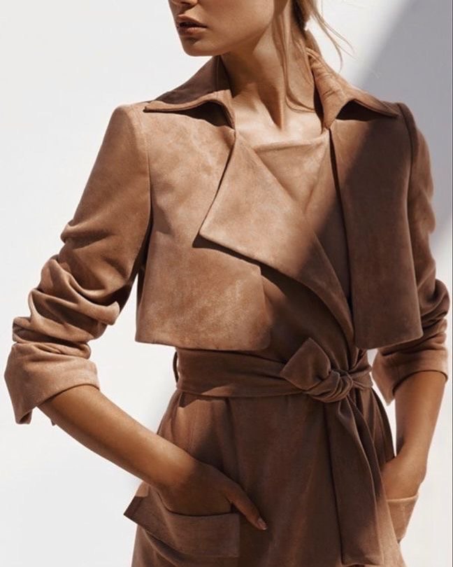 Mocha Mousse - головний колір 2025 року: модні ідеї з новим відтінком коричневого