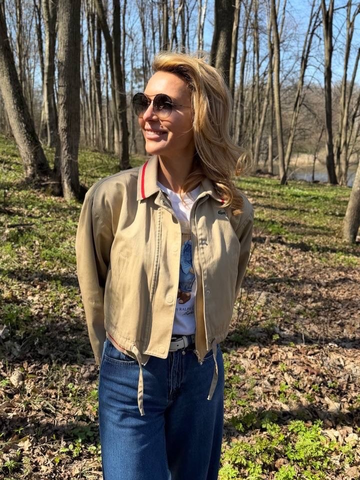 Секрет стильного образу на весну 2026: як Марина Боржемська носить джинси та куртку