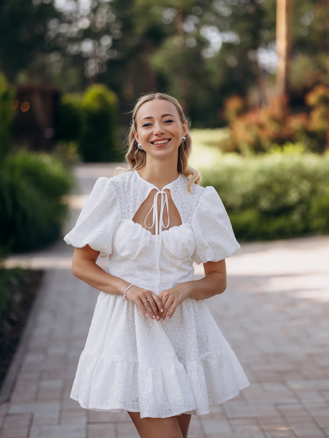 Дружина Віктора Павліка показала сукню в романтичному стилі: скільки вона коштує