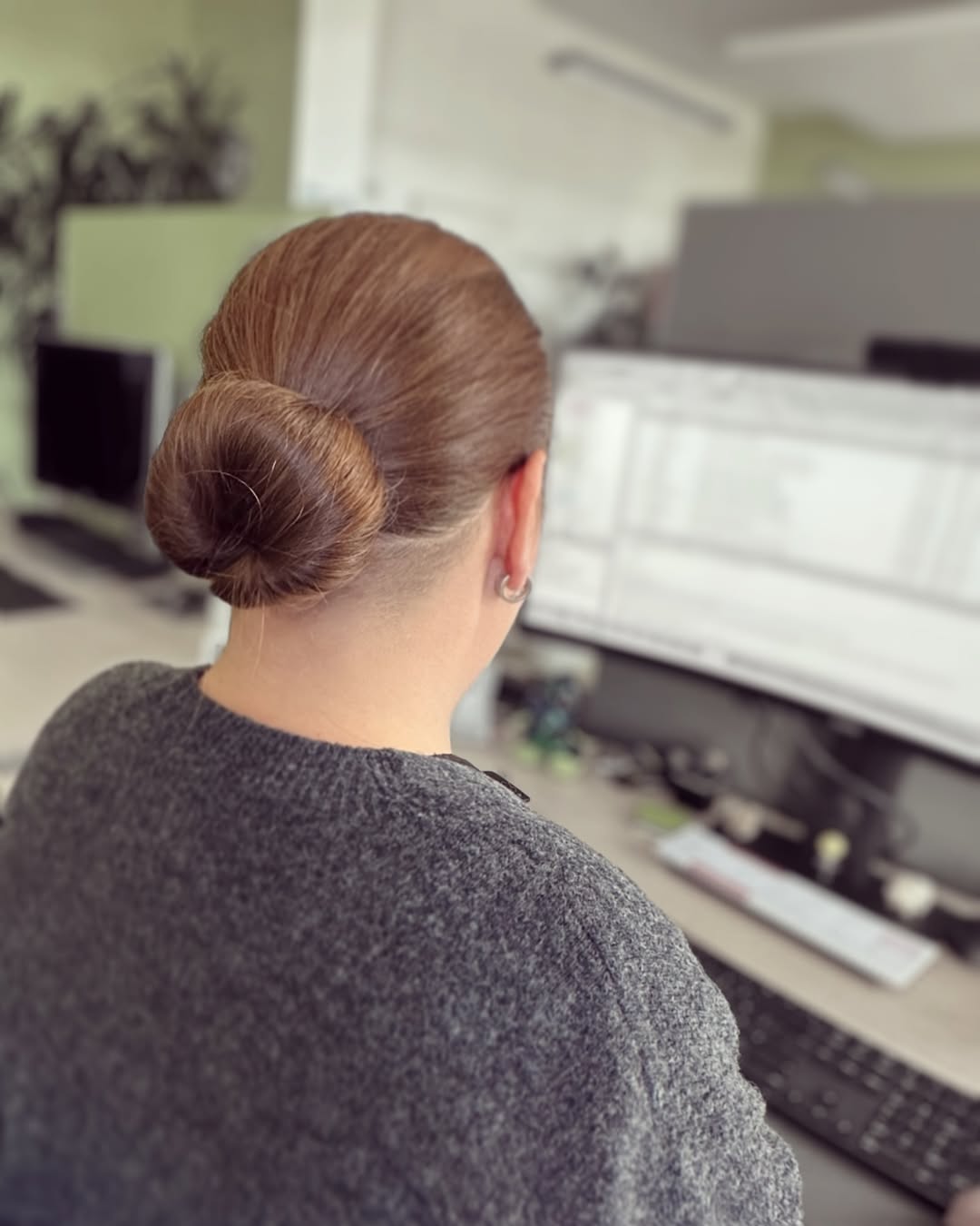 Прически на Пасху, которые выдержат дождь и ветер: 3 беспроигрышные идеи