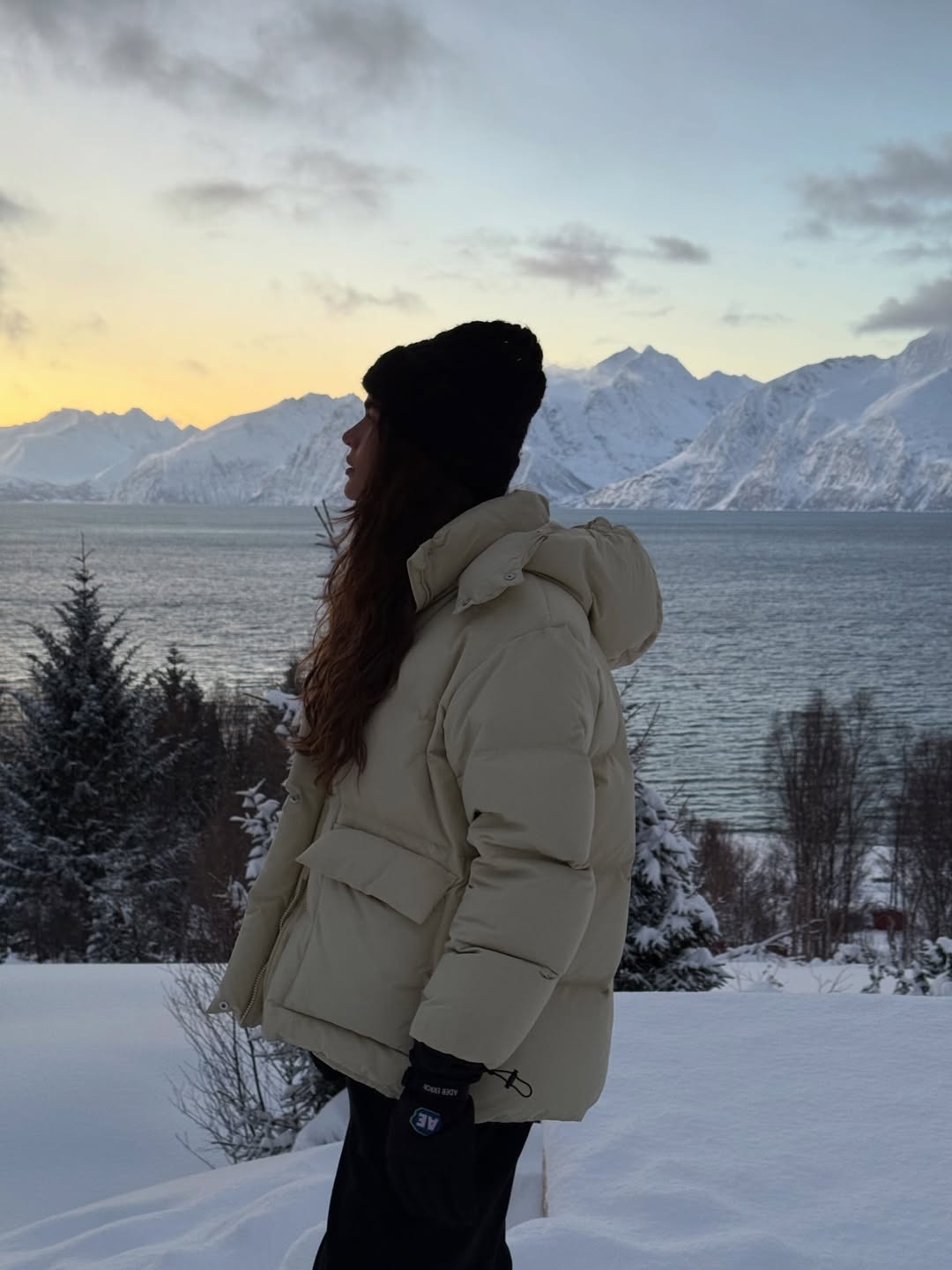 Даша Кацуріна показала ідеальний пуховик на зиму: стиль і комфорт