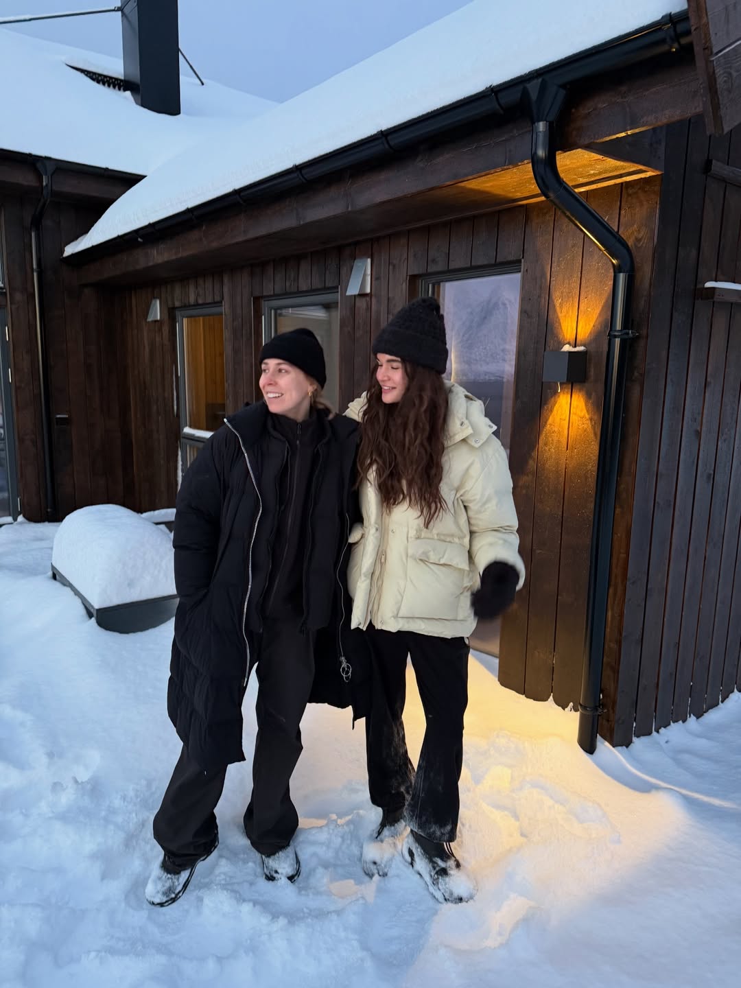 Даша Кацуріна показала ідеальний пуховик на зиму: стиль і комфорт