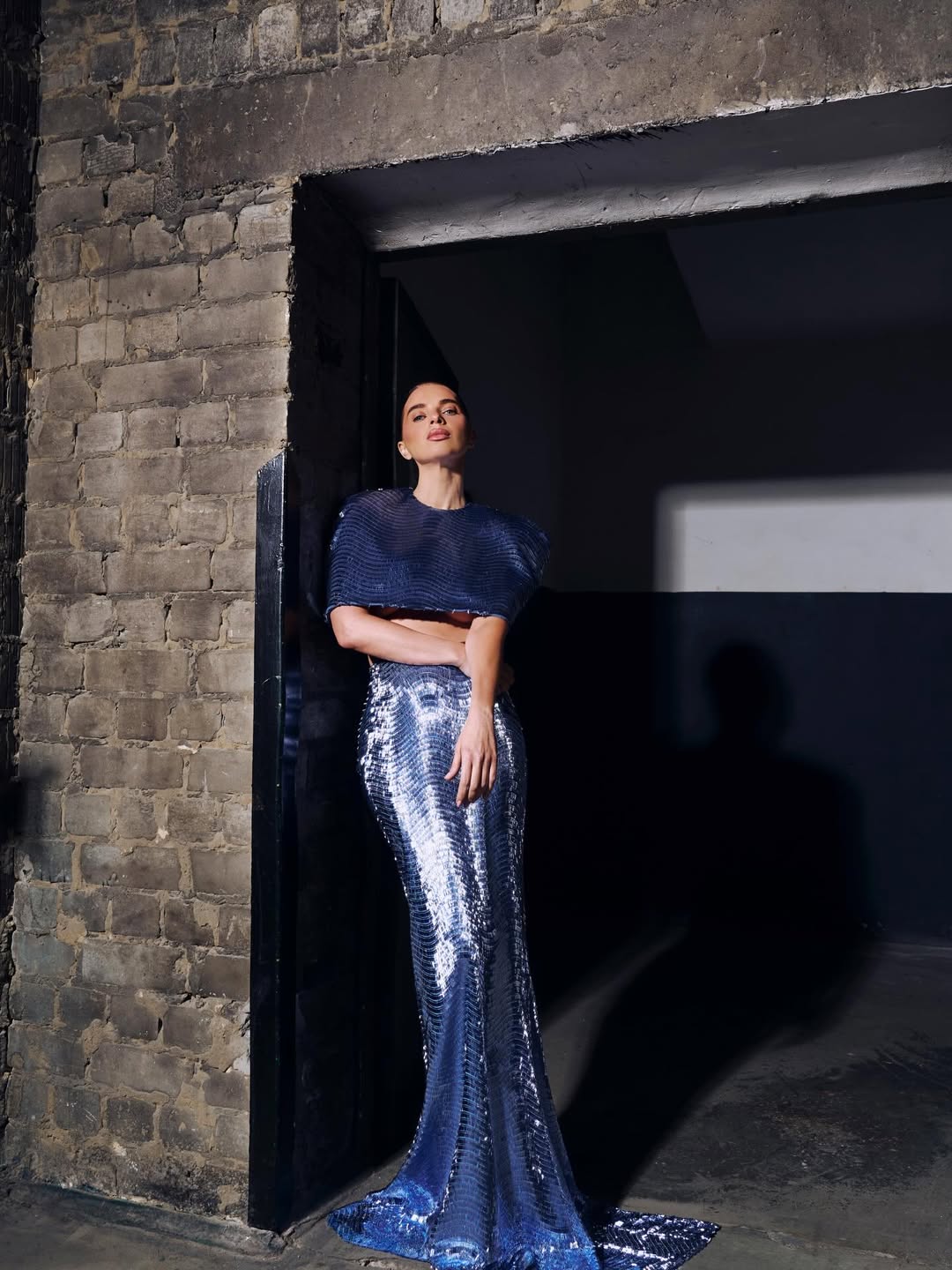 Синій металік і фасон "русалка": дружина Усика вразила святковим "луком"