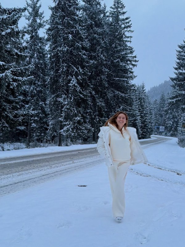 Як виглядати стильно в горах: зимовий total white look від дружини Решетніка