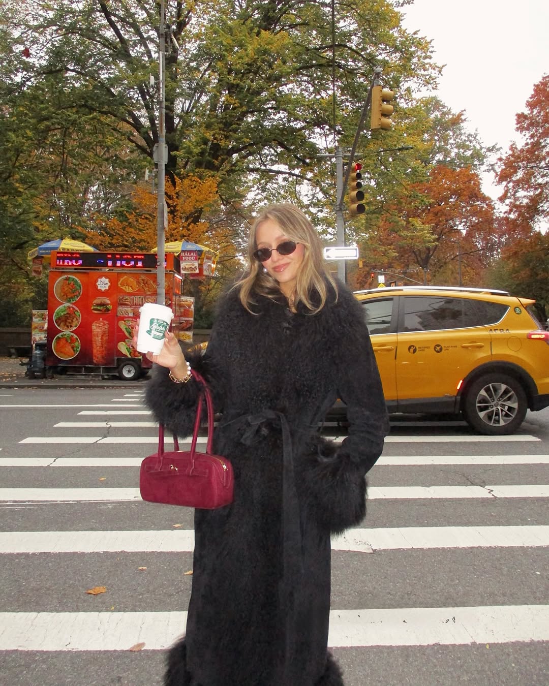 Трендові моделі пальт на зиму 2026: ретро, тваринний принт і пальто-халат