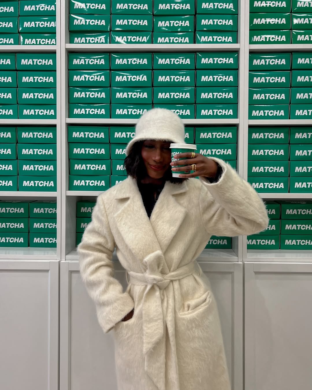 Трендові моделі пальт на зиму 2026: ретро, тваринний принт і пальто-халат