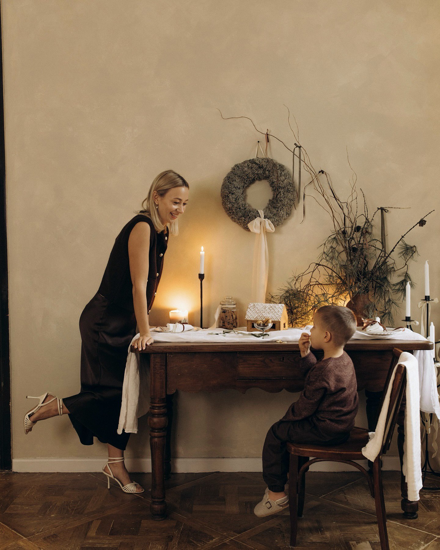 Молоду дружину Павліка захейтили за поцілунки з 3-річним сином у губи: вона відповіла