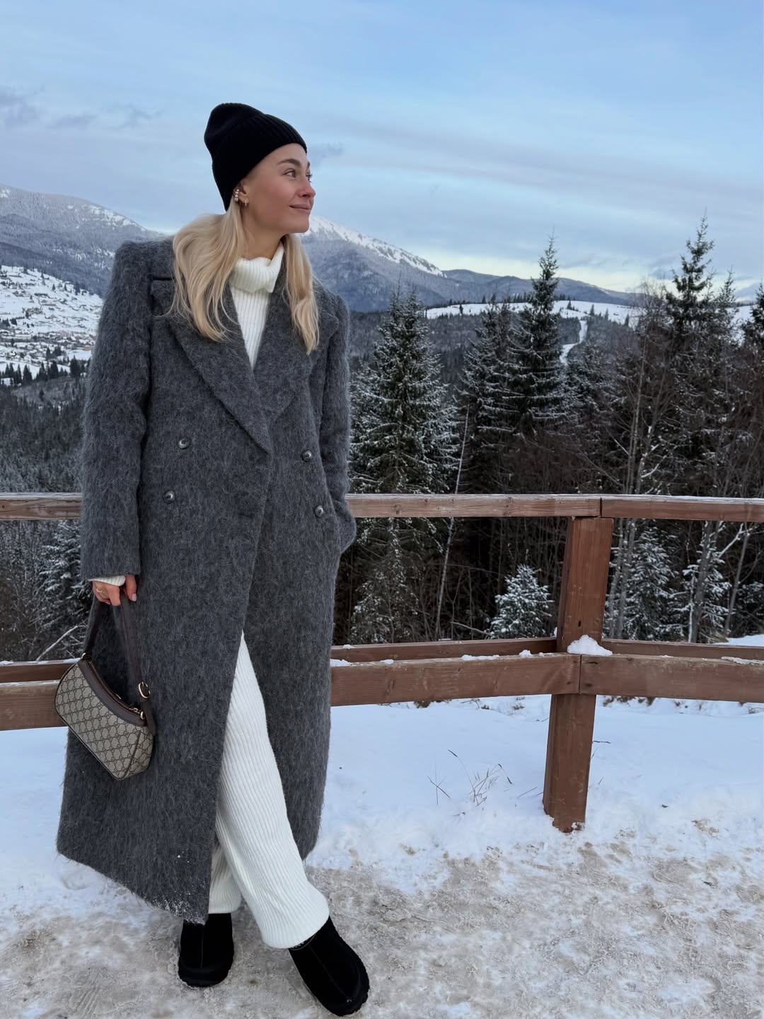 Як носити oversize пальто взимку: модний "лук" Анастасії Цимбалару