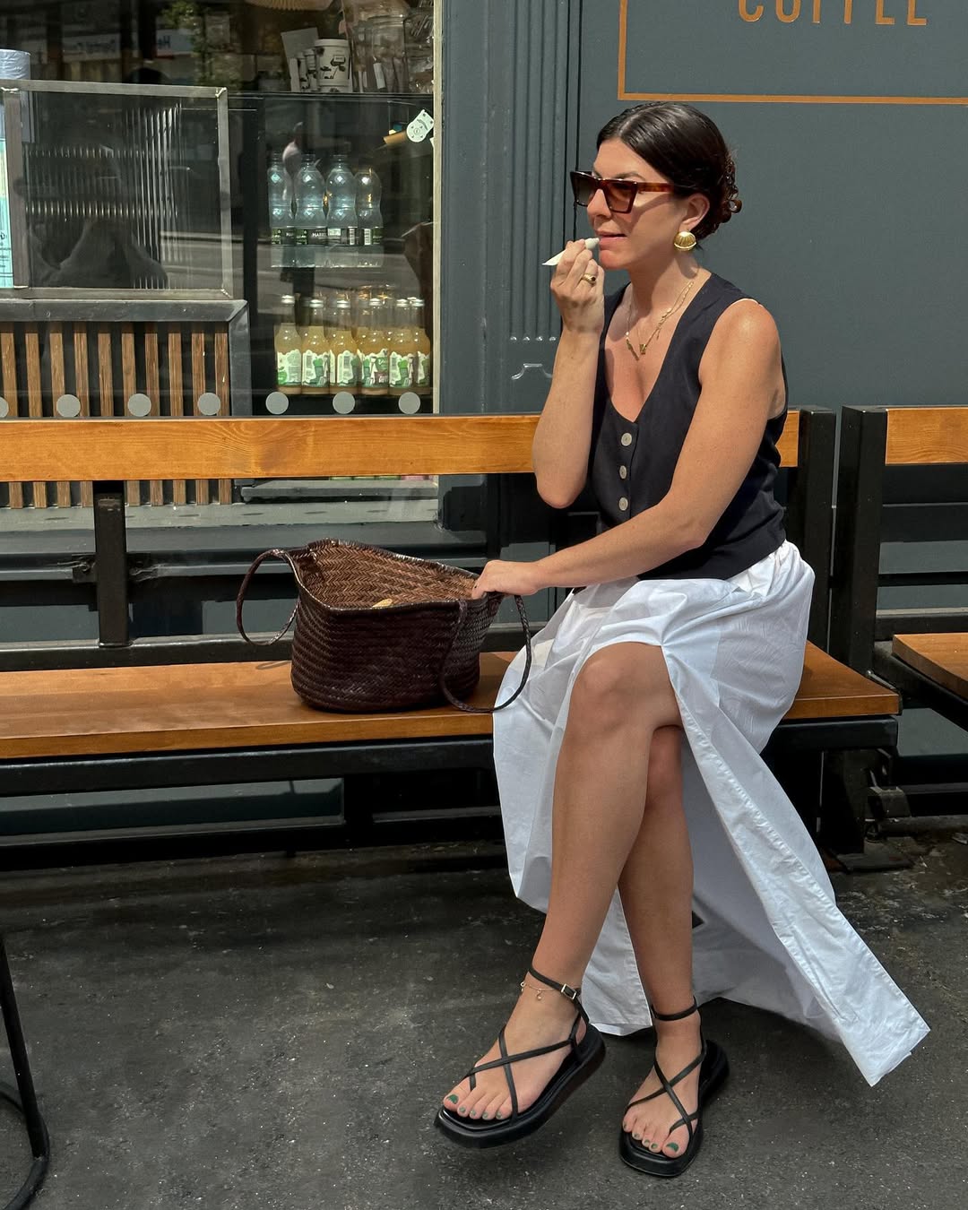 Как выглядит самая модная юбка на лето 2025: идеи образов и с чем носить