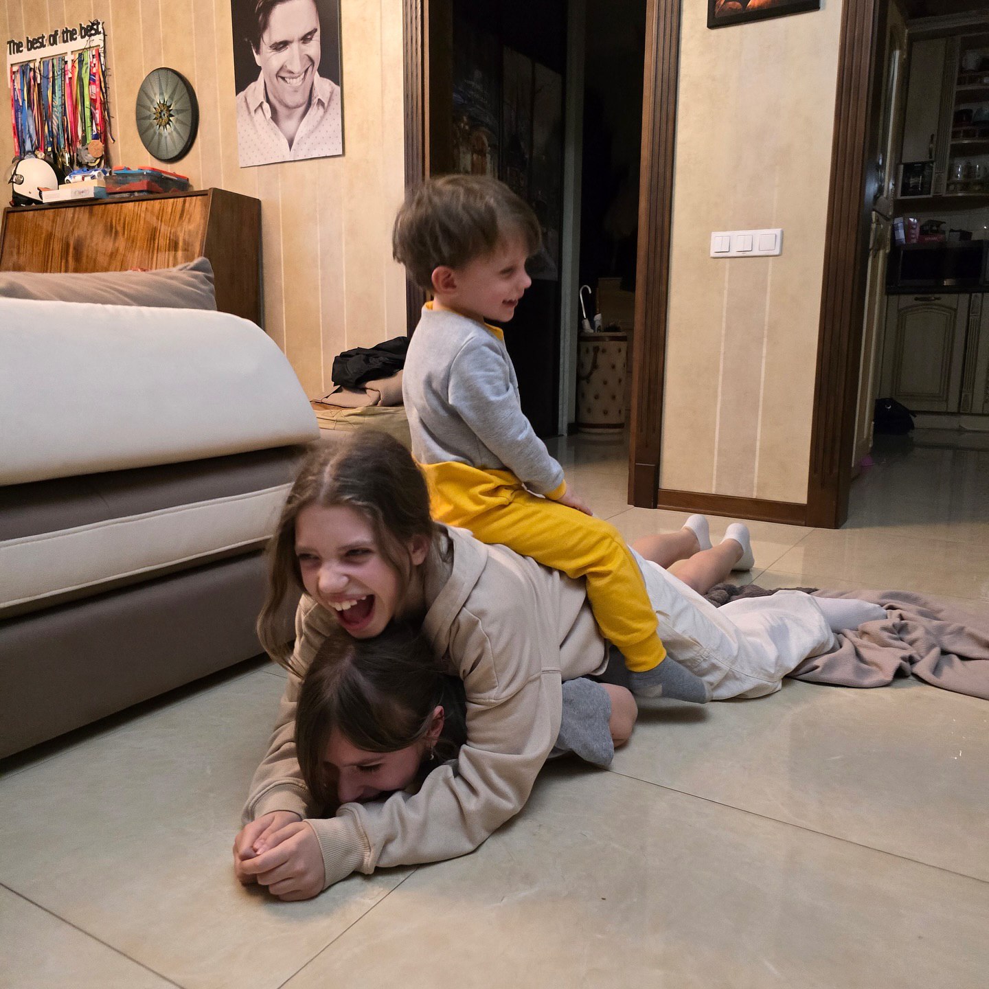 "Хочу поддержать всех мам": жена Анатолича рассказала о задержке речи у сына