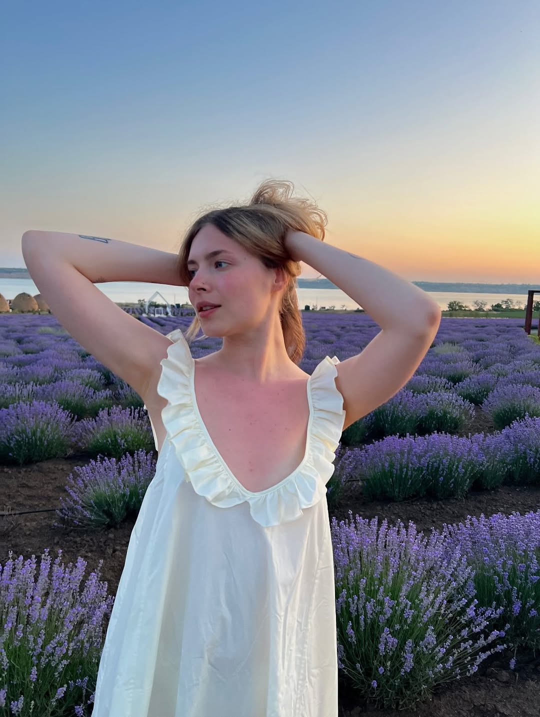 Донька Кравець показала ідеальну сукню для відпустки, яка підійде кожній модниці