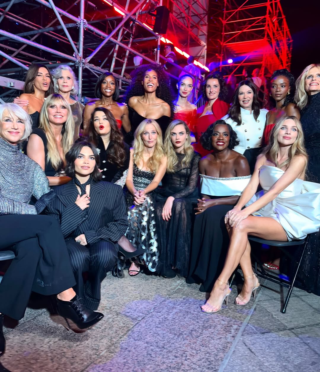 Рядом с Евой Лонгорией и Хайди Клум: Катя Сильченко поразила появлением на модном шоу