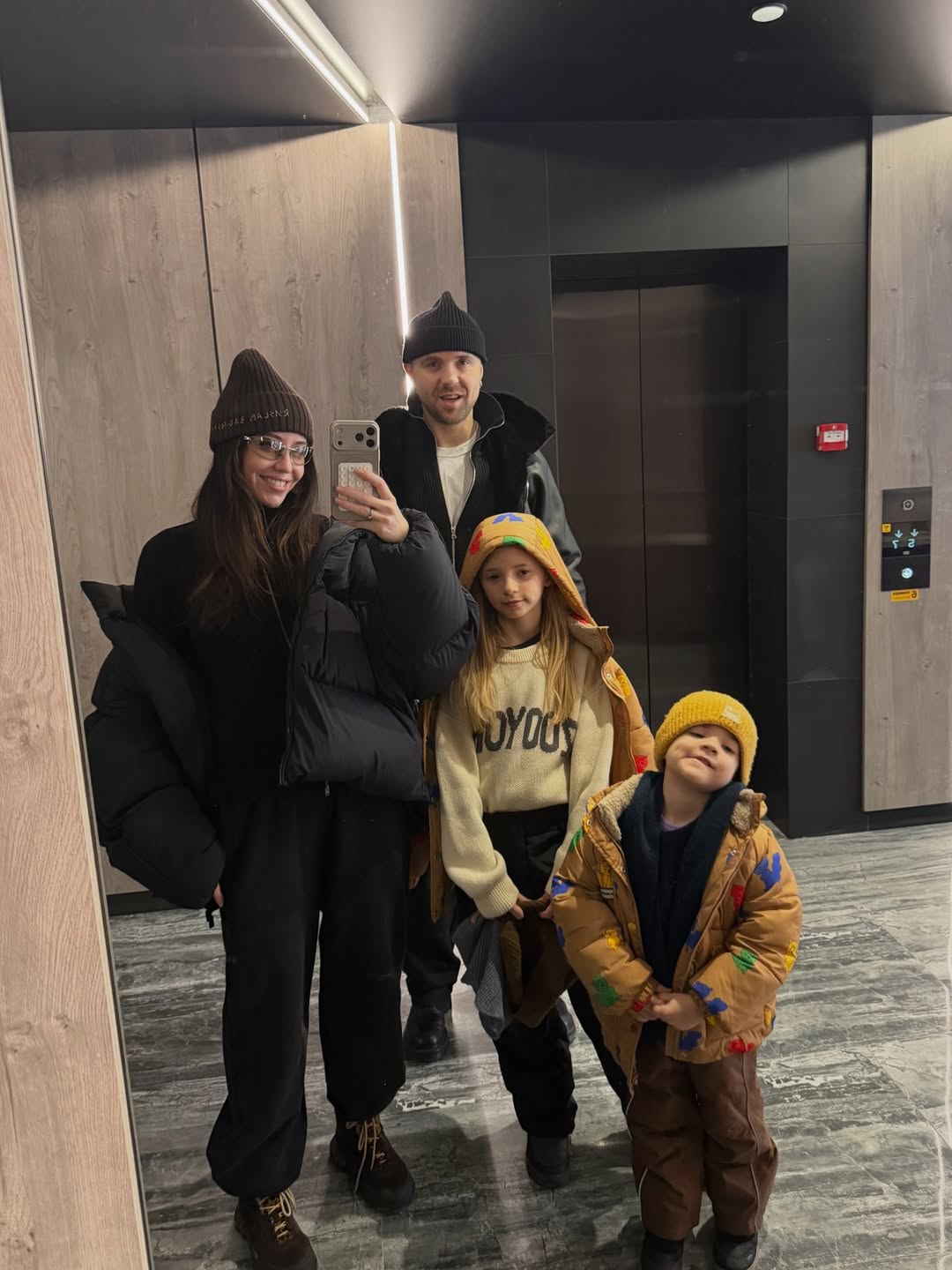 Надя Дорофєєва у модній шапці показала головний тренд зими 2026