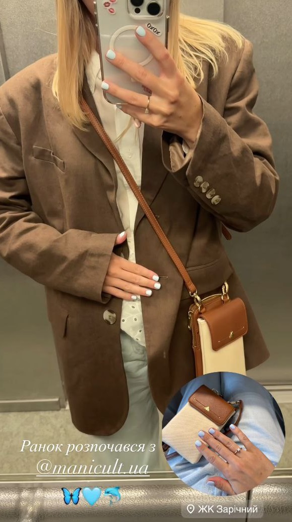 Літній манікюр 2025: дружина Павліка показала стильний варіант на короткі нігті