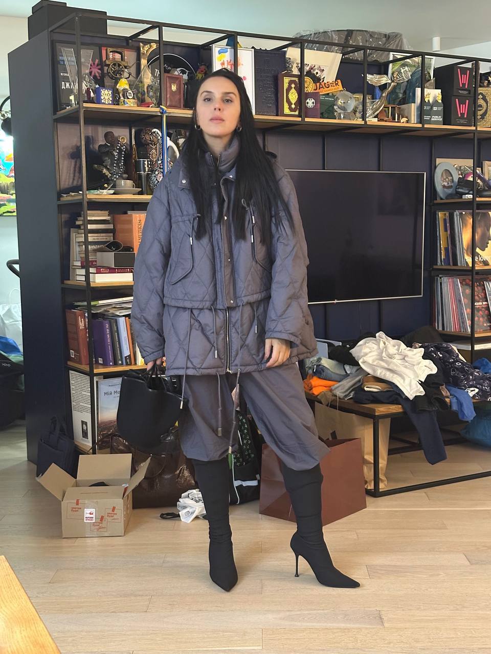 Как выглядит самая модная куртка на холодную осень: пример от Джамалы