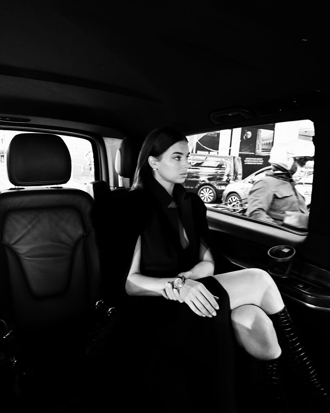 Вічна класика і сміливий стиль: дружина Усика на модному показі Dior у Парижі