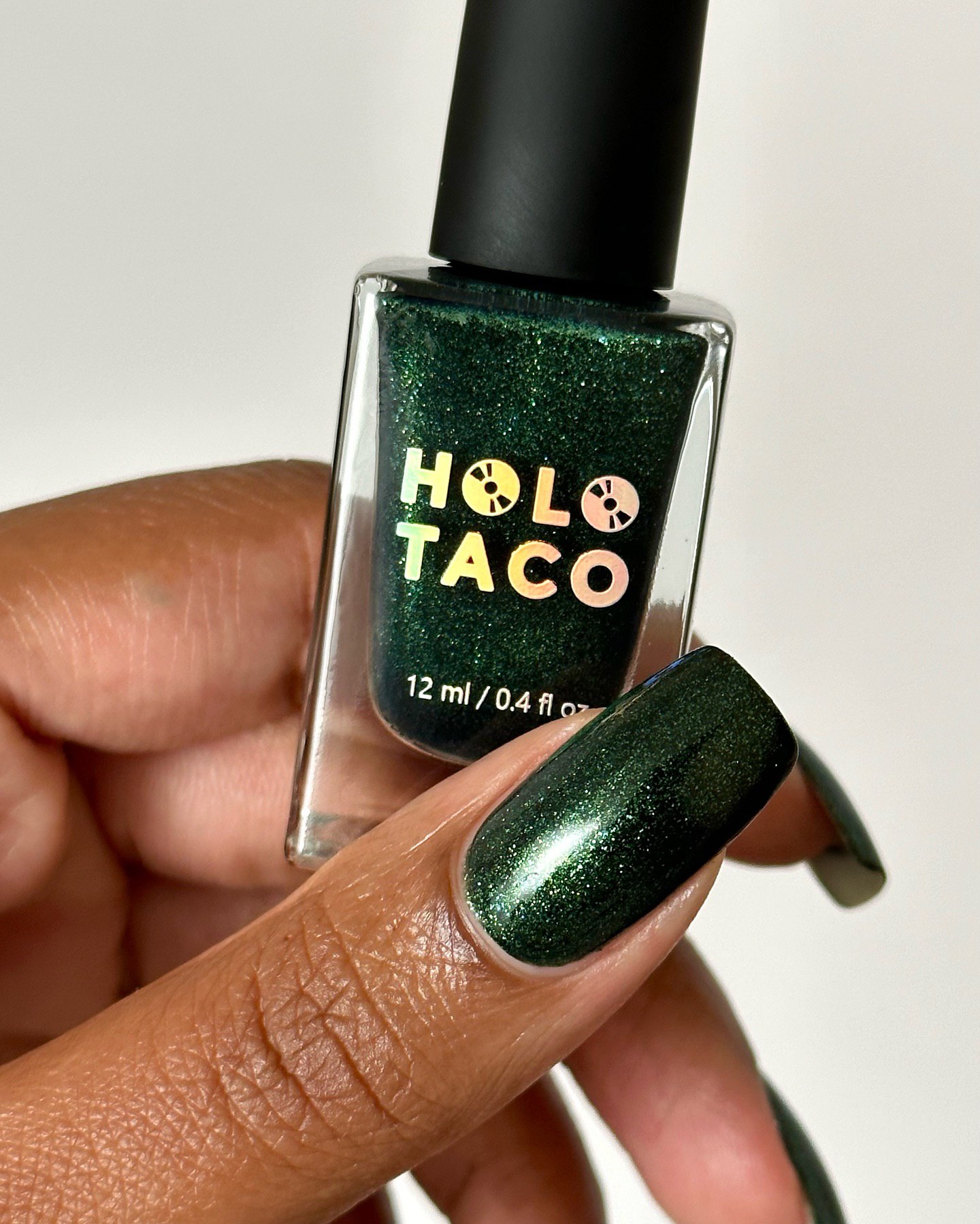 Топ-5 кольорів манікюру, які будуть на піку популярності у вересні 2024 року: фото