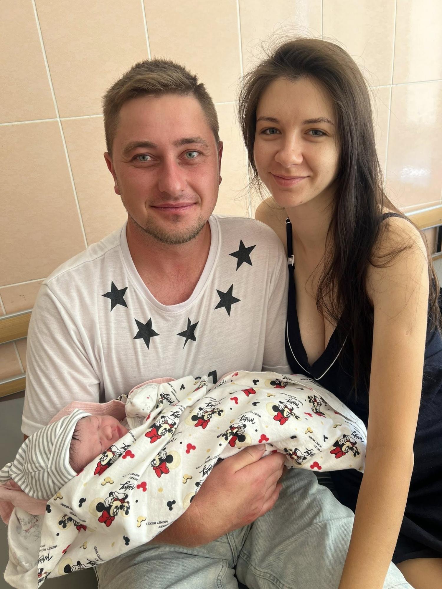 Двоє немовлят народилися у бомбосховищі під час атаки на Калуш: фото