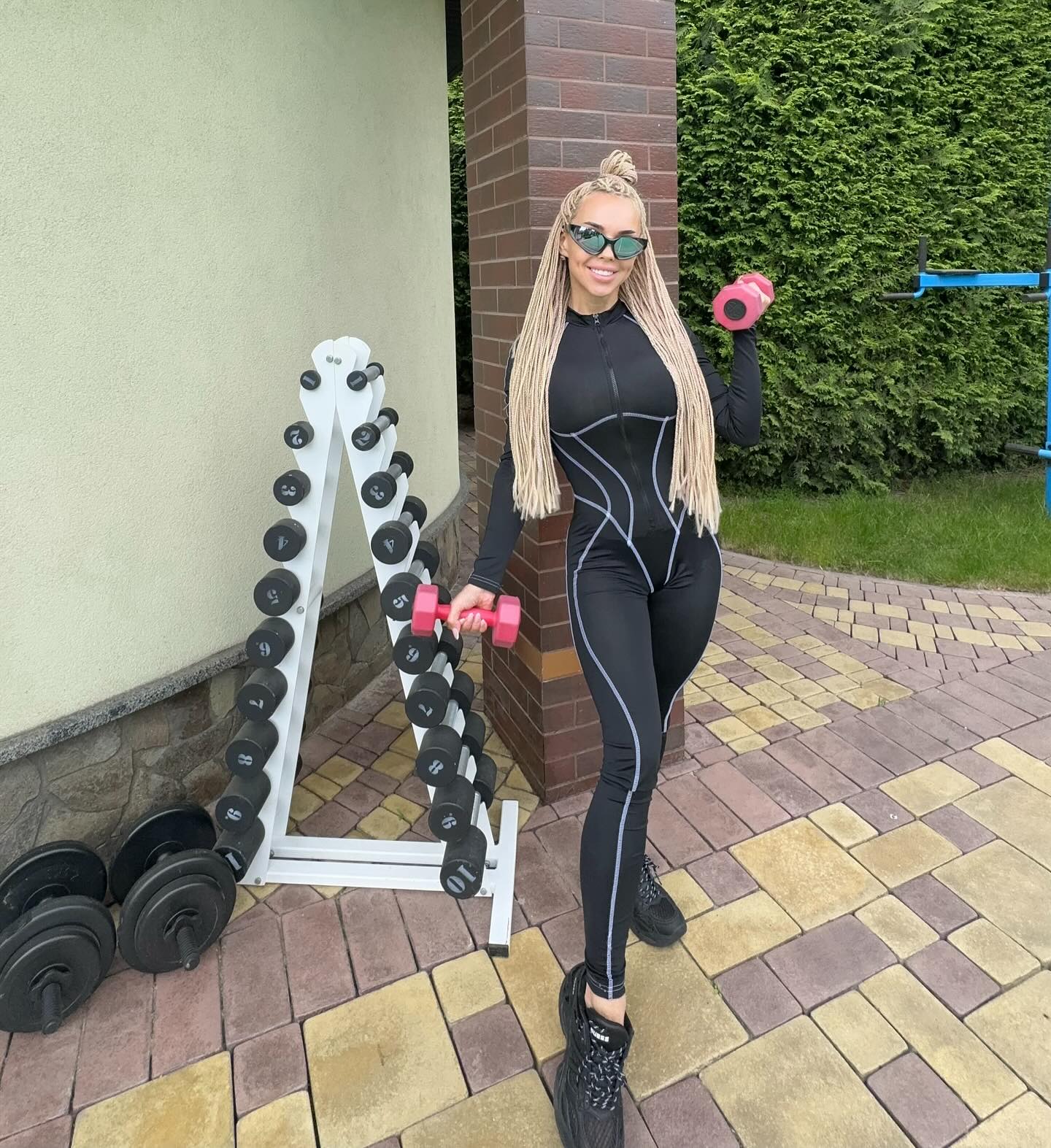 "Це пропаганда ліні": відома співачка жорстко висловилася на адресу alyona alyona та солістки KAZKA