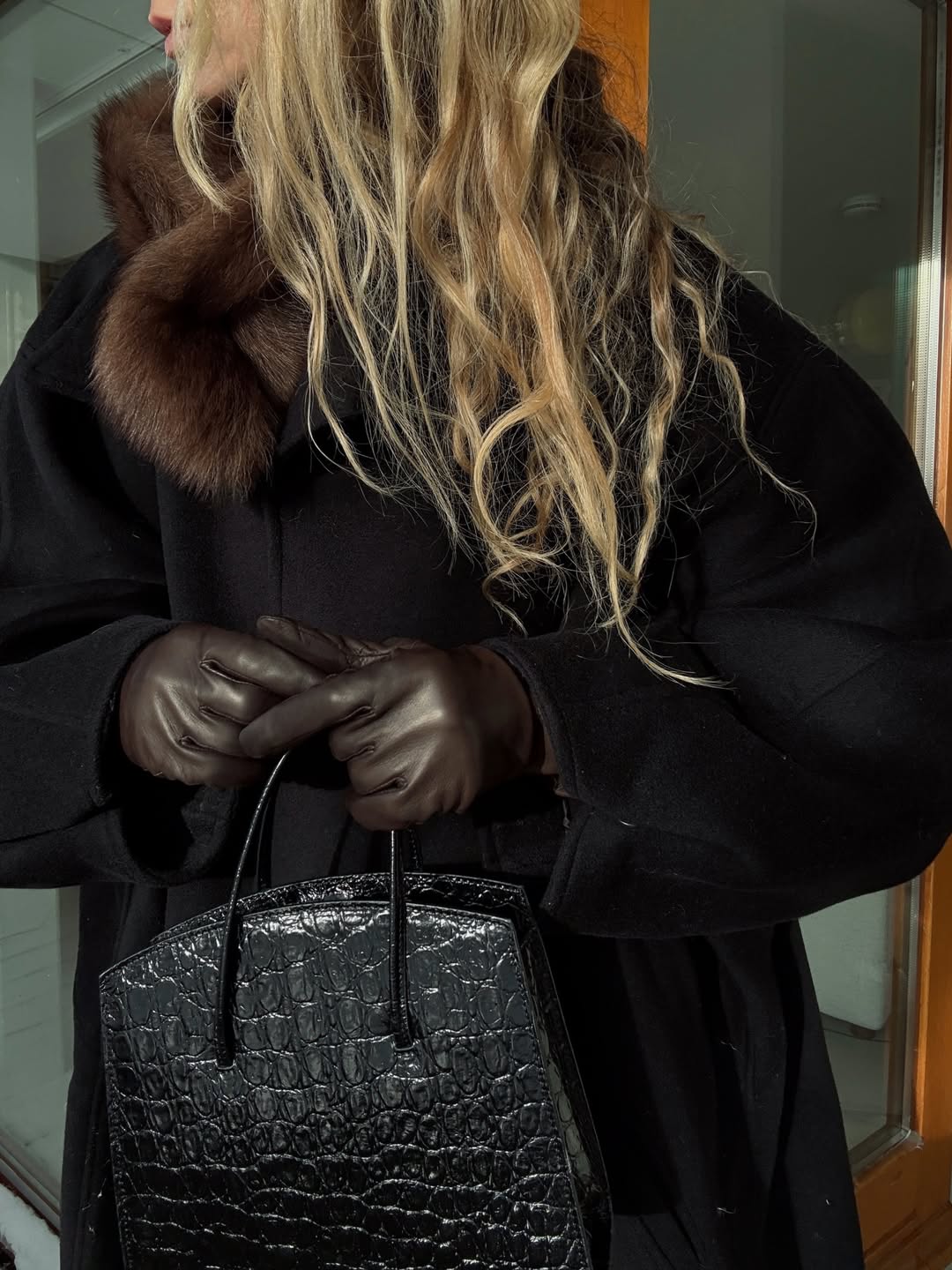 Шуба з екохутра, пальто та дублянка: як стилізувати трендовий одяг взимку 2026