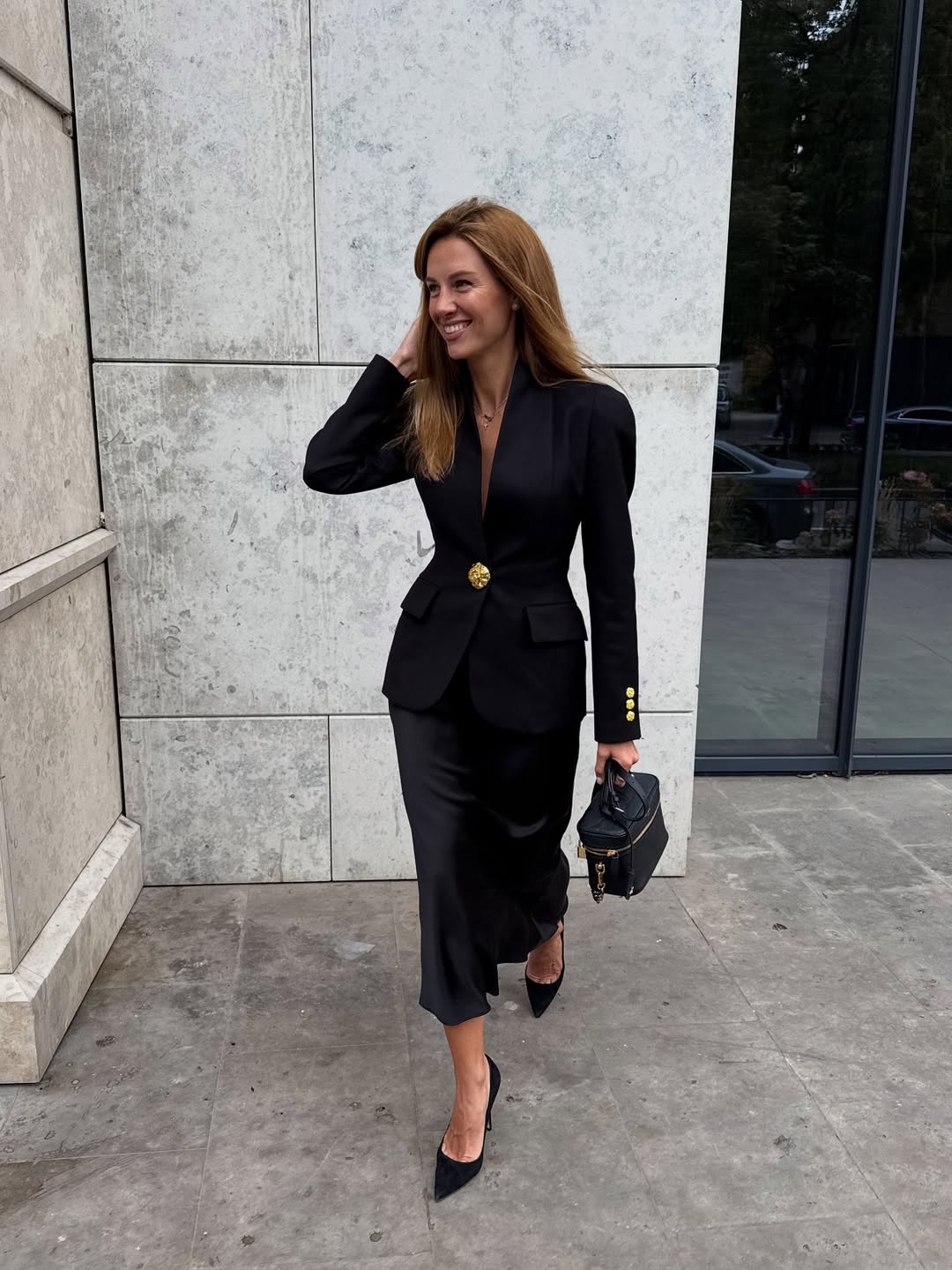 Вічна класика: дружина Решетніка показала модний вечірній "лук"