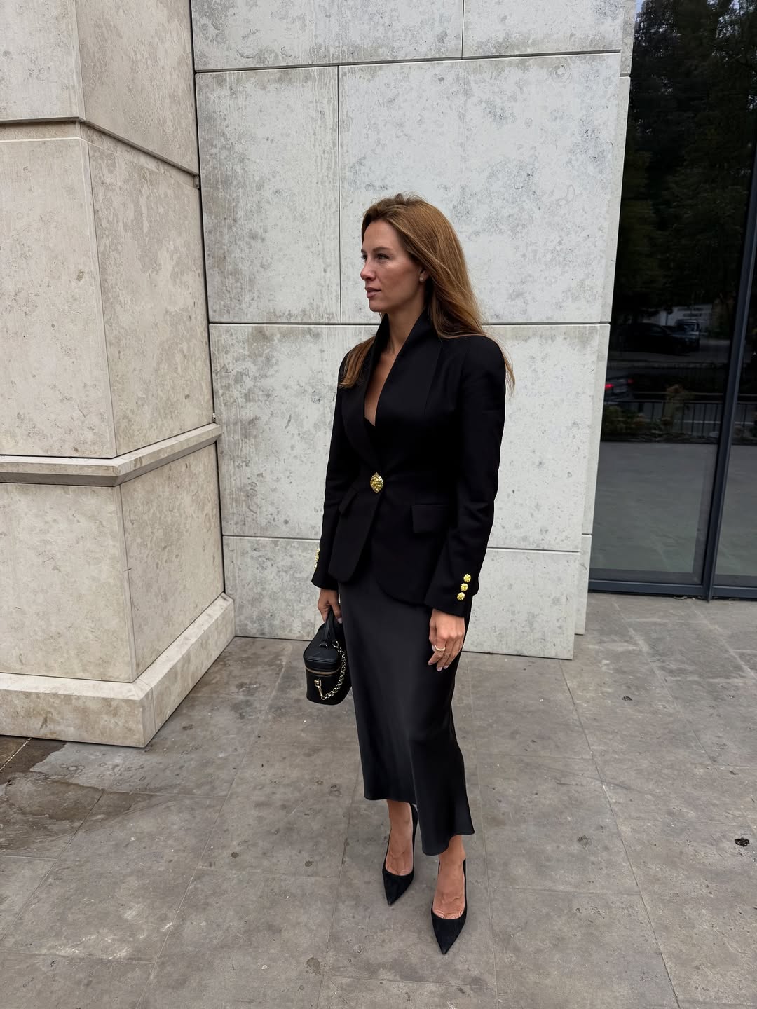 Вічна класика: дружина Решетніка показала модний вечірній "лук"