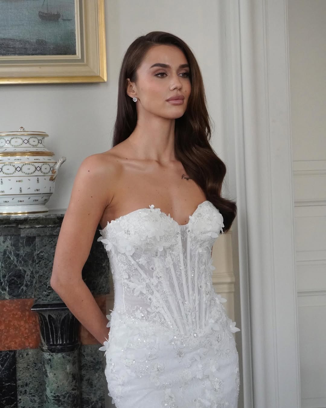 З модною сумкою за 120 тисяч. Скільки коштує "лук" переможниці "Холостяка"