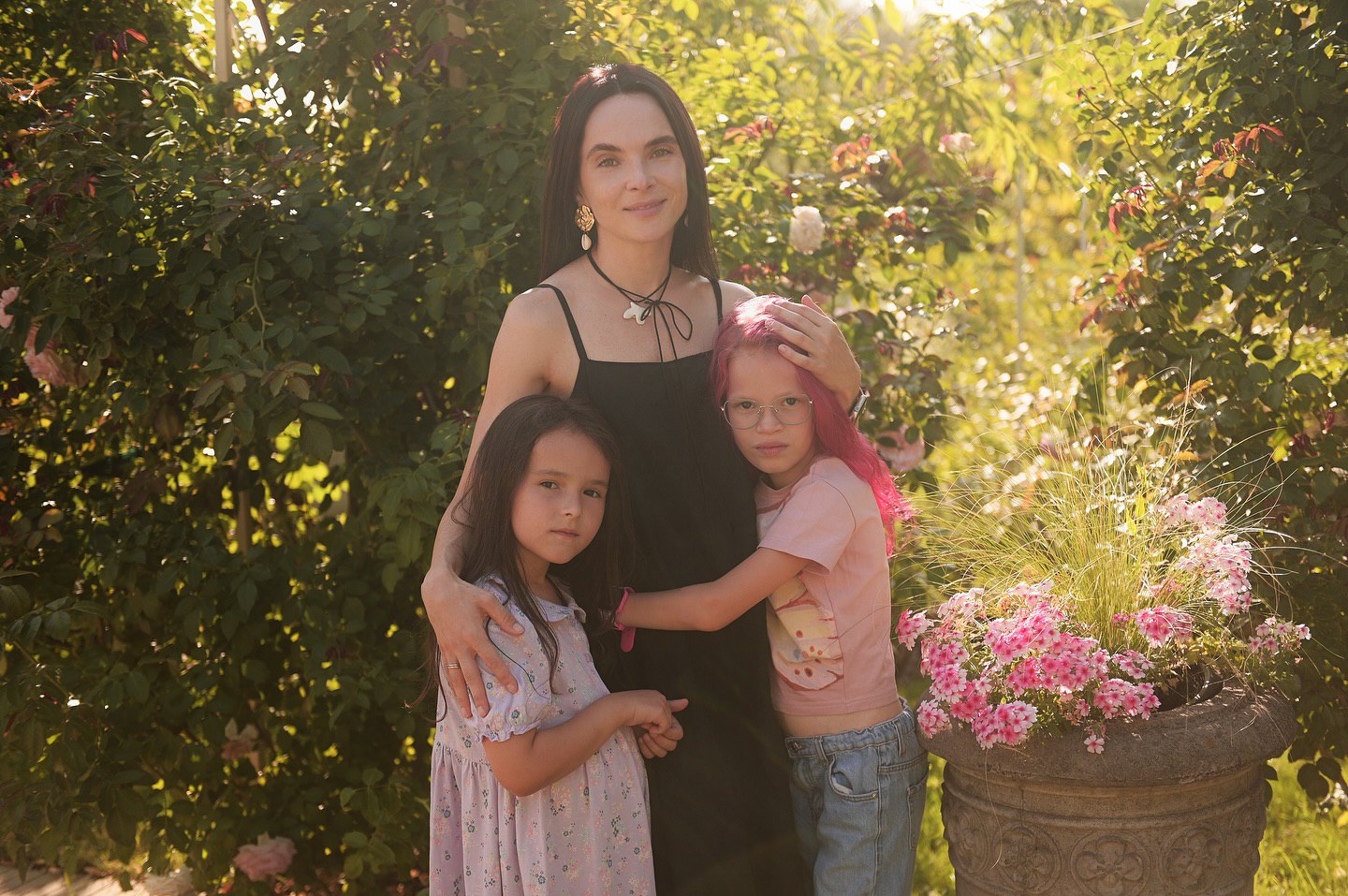 Тімур Мірошниченко розчулив світлинами з дружиною та дітьми: теплі сімейні фото