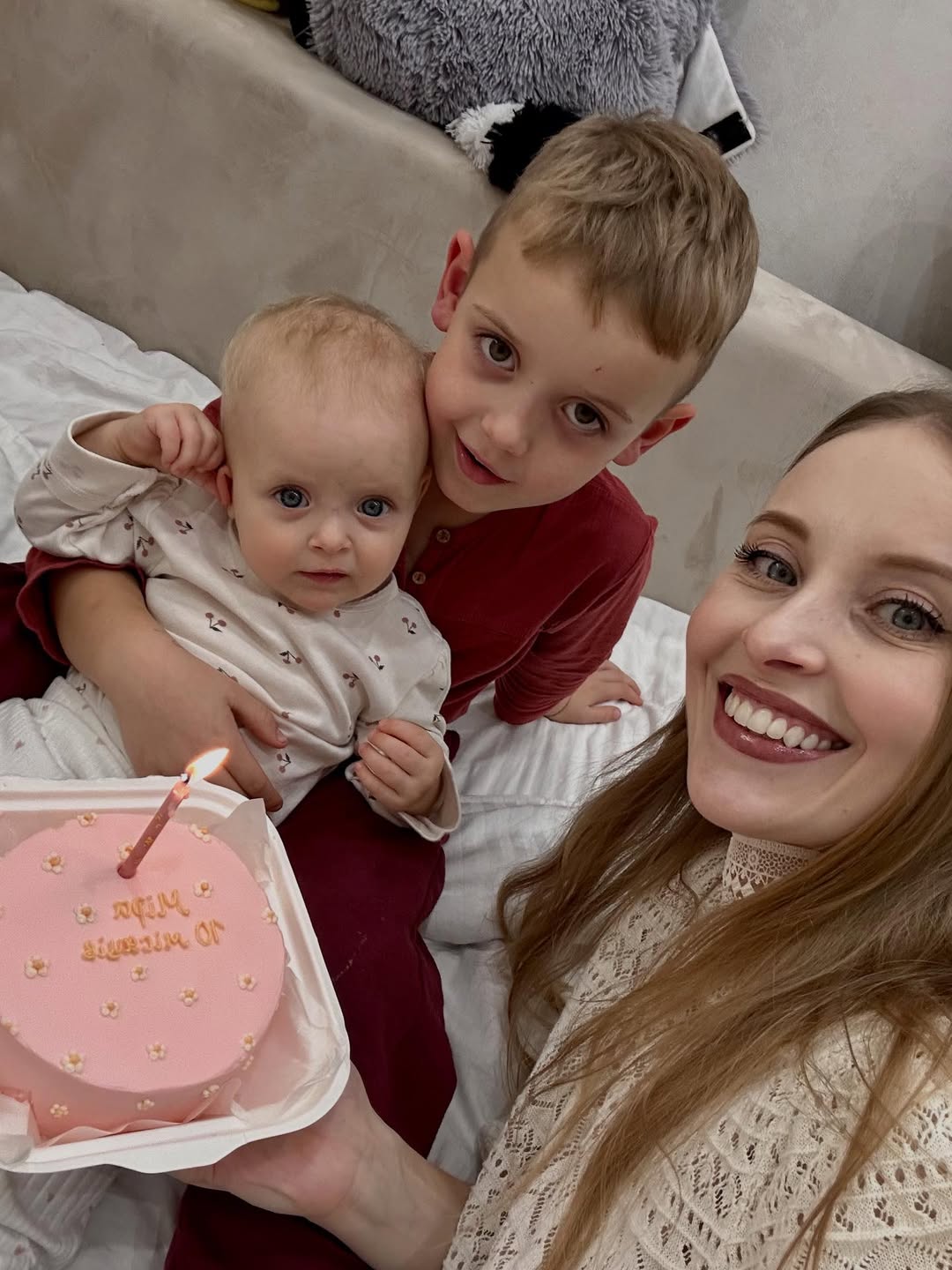 Звезда "Кріпосної" умилила видео с годовалой дочкой в важный день